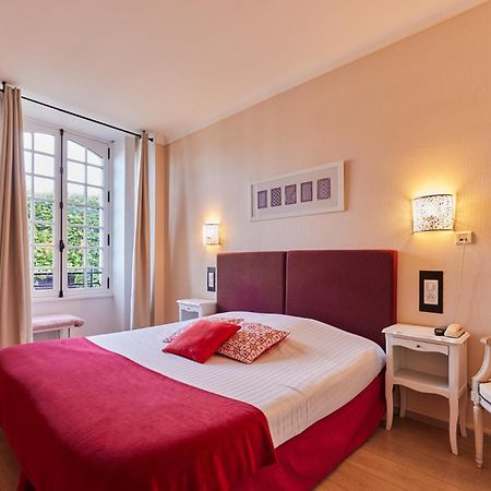 Hotel Les Deux Magots 라로슈베르나르 외부 사진