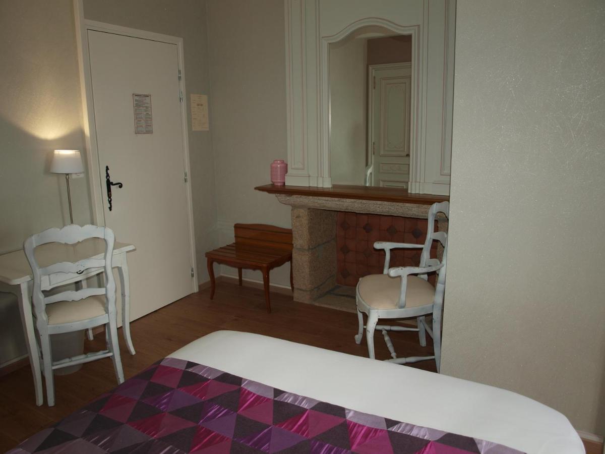 Hotel Les Deux Magots 라로슈베르나르 외부 사진