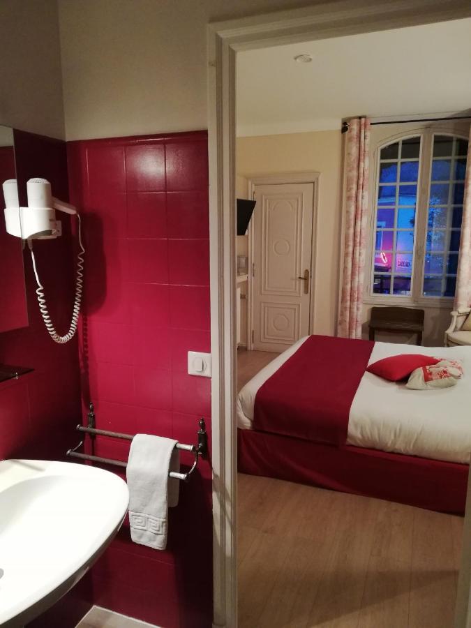 Hotel Les Deux Magots 라로슈베르나르 외부 사진