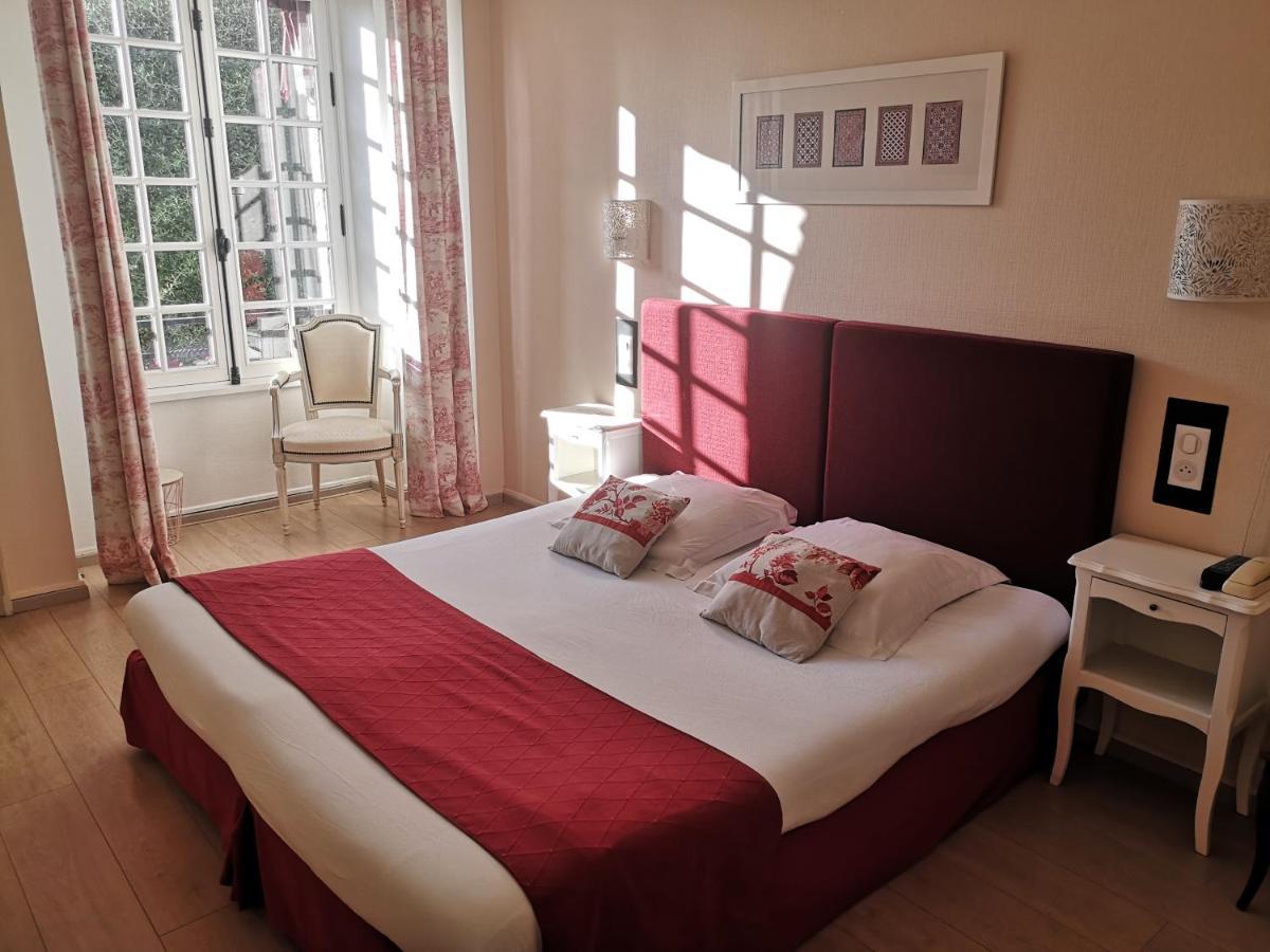 Hotel Les Deux Magots 라로슈베르나르 외부 사진