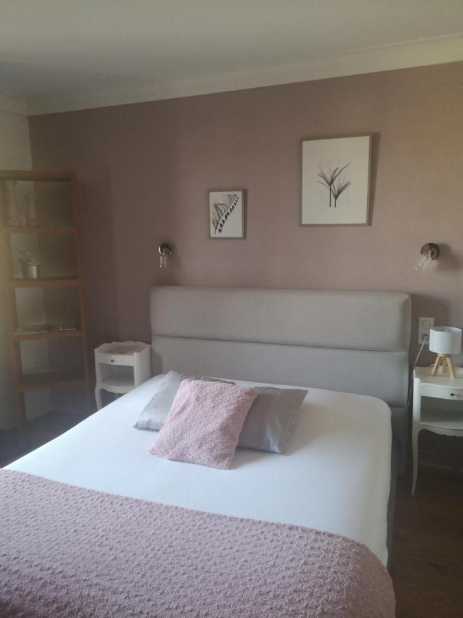 Hotel Les Deux Magots 라로슈베르나르 외부 사진