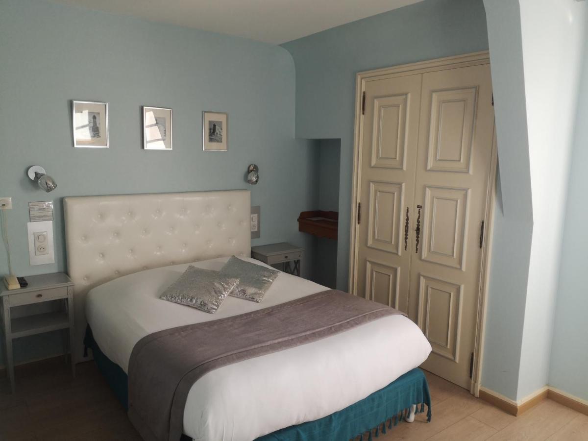 Hotel Les Deux Magots 라로슈베르나르 외부 사진