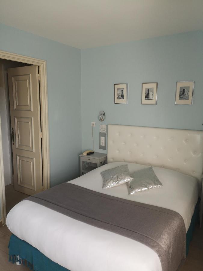 Hotel Les Deux Magots 라로슈베르나르 외부 사진