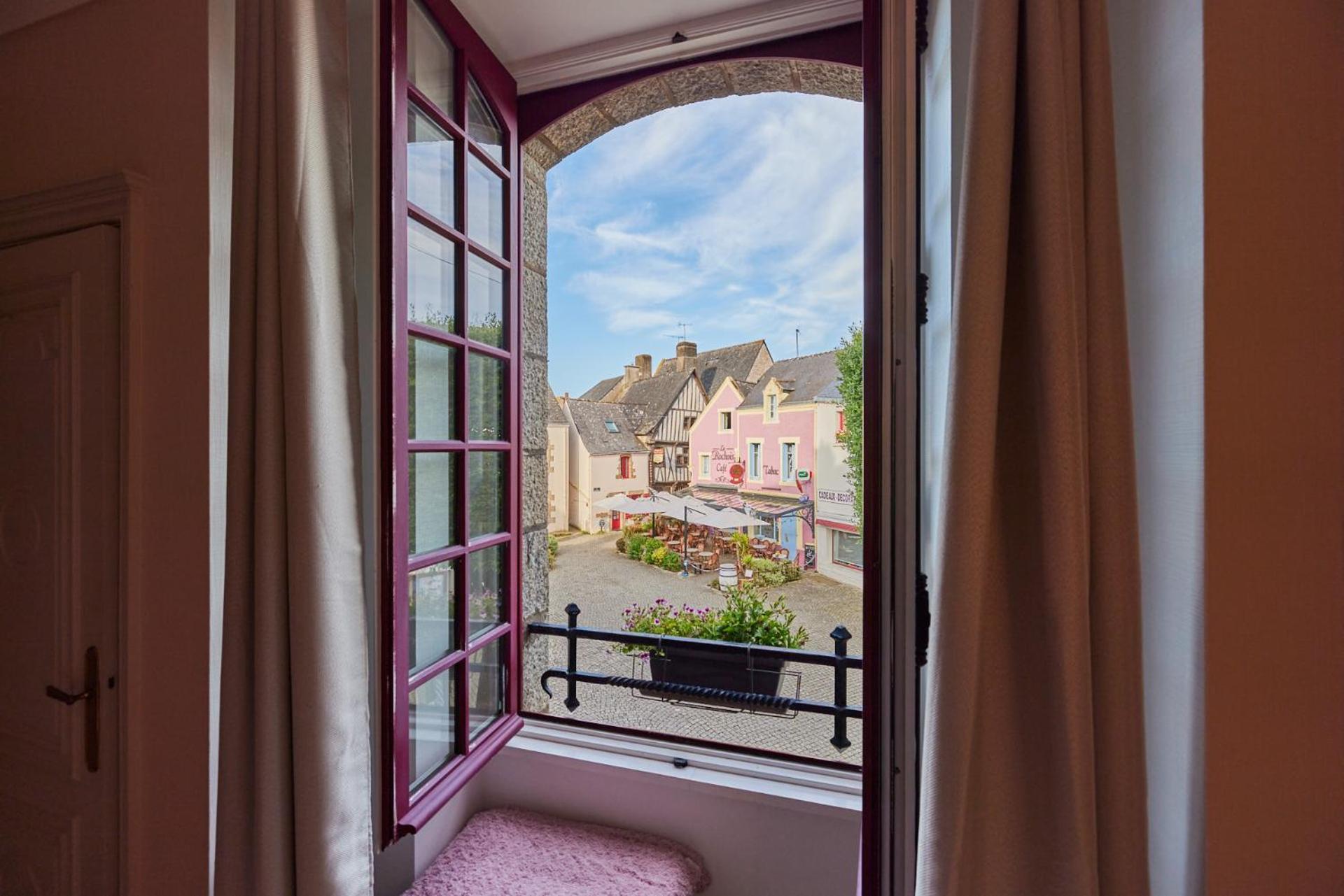 Hotel Les Deux Magots 라로슈베르나르 외부 사진