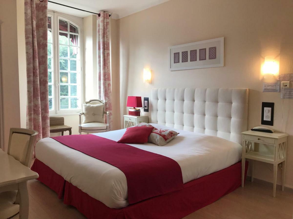 Hotel Les Deux Magots 라로슈베르나르 외부 사진